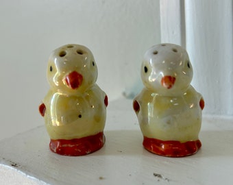 Shabby Sweet Bird Salt and Pepper Shaker Pair Lusterware Made in Japan Farmhouse Inspired Tiered Tray Decor