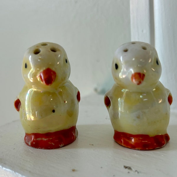 Shabby Sweet Bird Salt and Pepper Shaker Pair Lusterware Made in Japan Farmhouse Inspired Tiered Tray Decor