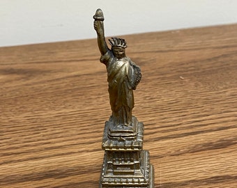Vintage Statue of Liberty, Cast Metal Collectible Souvenir, New York City Souvenir, Circa 1960s, Kitschy Travel Souvenir