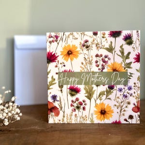 Biglietto di auguri "Festa della mamma" con fiori pressati - Biglietto di auguri botanico fatto a mano con busta