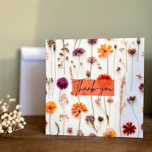 Biglietto di ringraziamento stampato con scritta "Grazie" floreale - Saluto botanico fatto a mano per ogni occasione con busta