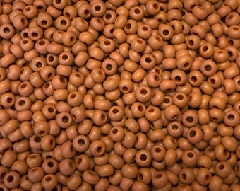 PRÓXIMAMENTE: Cuentas de vidrio checo Preciosa 10/0 – Color marrón mate 13600 / Tradicionales para joyería, abalorios, bordado y manualidades.