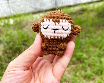 かぎ針編みのサルのキーホルダー：手作りの編みぐるみキーホルダー