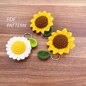Crochet sunflower/ daisy keychain pattern, crochet flower pattern, sunflower/ daisy pattern