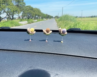 Décoration de tableau de bord de voiture – Décoration de voiture en crochet avec tournesol, grenouille, canard, Bobblehead, accessoires esthétiques