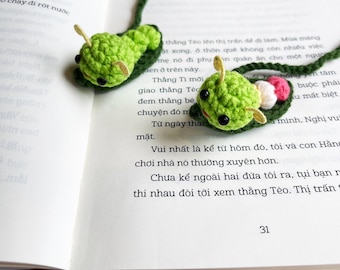 Cute crochet caterpillar bookmark, lovely gift for teacher, gift for book lover, back to school gift, handmade bookmark