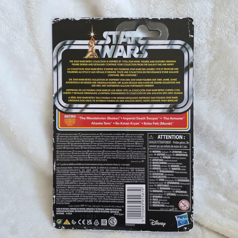 The Mandalorian (Beskar) Star Wars Retro Collection Action Figure by Kenner/Hasbro - New in Box image 4