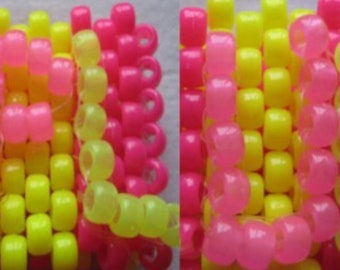 PLUR On Pulsera Kandi que brilla en la oscuridad
