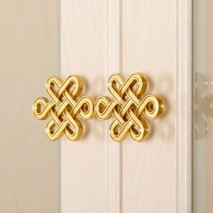 Gold Knots Cabinet Hardware - Sleek Brass Knobs & Drawer Pulls for Kitchens