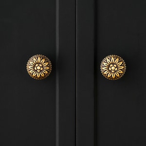 Cabinet Knobs, Antique Brass Flower Design, Decorative Drawer Pulls for Vintage Furniture