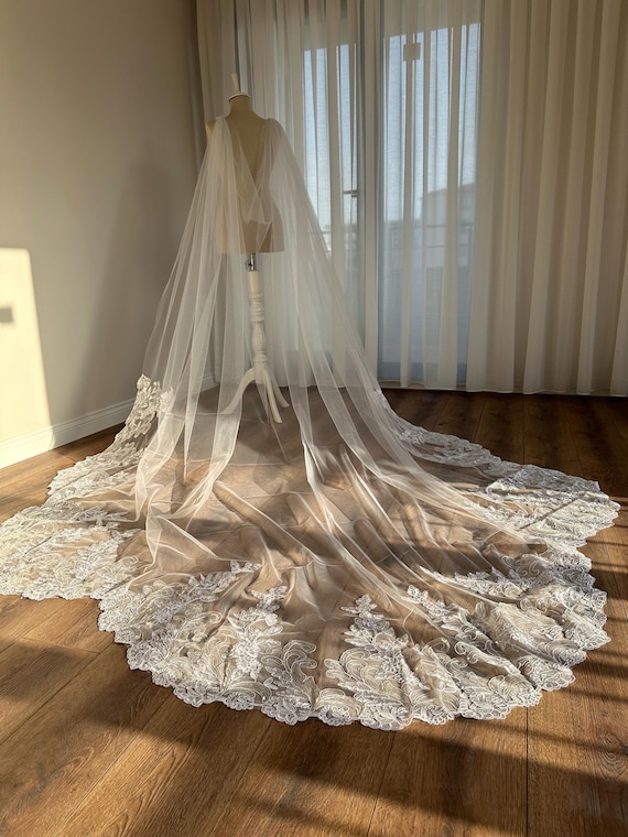 White Embroidered Bridal Cape, Long Wedding Cape, White Cathedral Veil, Glitter Shoulder Veil, White Wedding Dress, Lace Tulle Veil