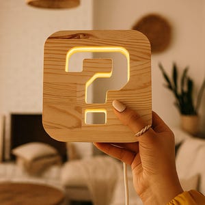 Luce notturna a forma di punto interrogativo in legno / Lampada da scrivania USB fatta a mano
