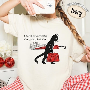 I Don’t Know Where I’m Going But I’m Gay Shirt – Retro Cat Pride Tee – Funky LGBTQ+ Unisex Graphic T-Shirt