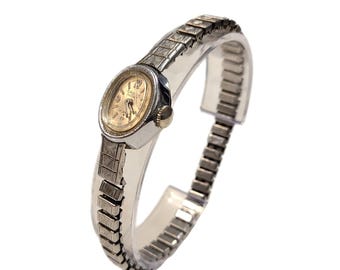 Gruen Vintage 1970s Women's Precision 17 Jeweled Stainless Steel Bracelet Watch