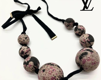 Collar largo con cuentas de tela y flores vintage de Louis Vuitton, pieza de colección, auténtico