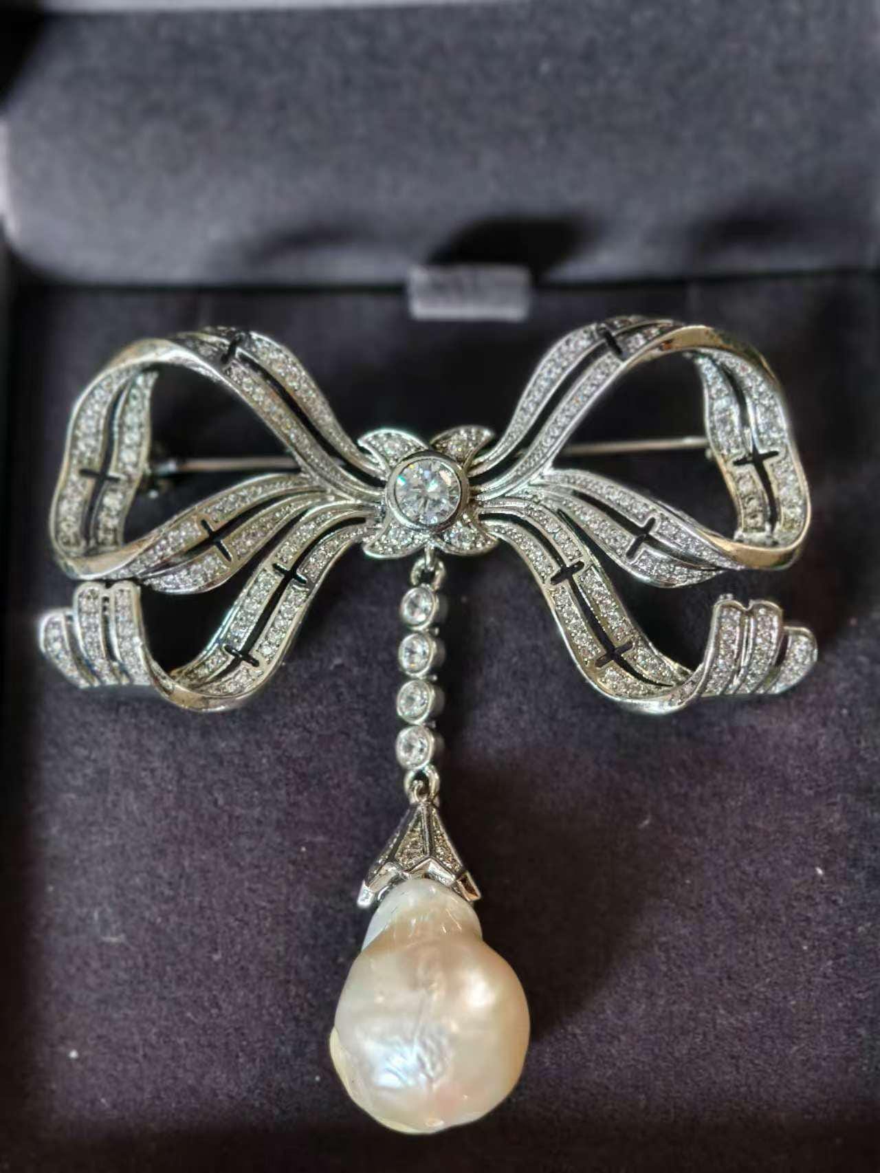 Broche Ancienne - Bijou Vintage (Référence 94-39), Couleur Rose, Sans Marque