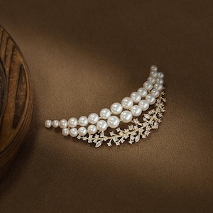 Handmade Moon Shadow Branch Pearl Brooch 18k Gold-Plated Natural Freshwater Pearl Pin Elegant Atmosphere Personalized Corsage Accessories.