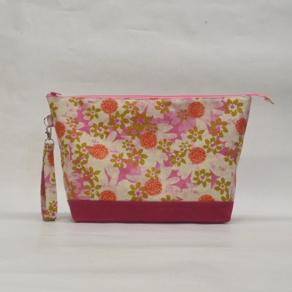 Daisy Field Pink XL Zipper Knitting Project Craft Wedge Bag with Detachable Wrist Strap