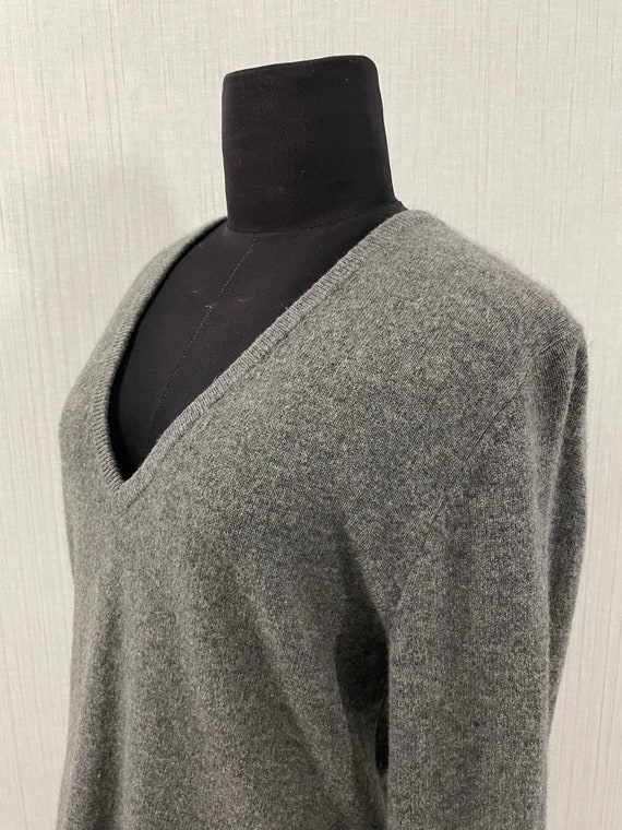Vintage Modern Luxury Grey V Neck Cashmere Sweater