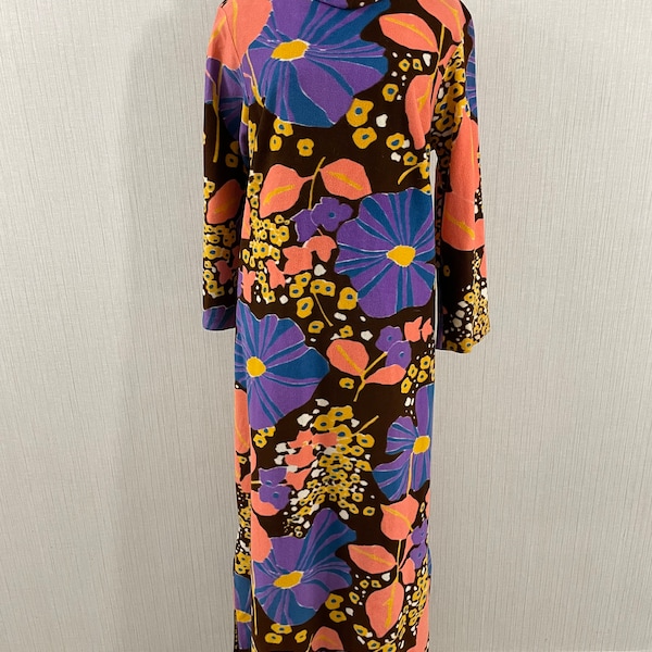 Vintage 1970s Leisure Life label Bold Floral Print Cotton Velour Maxi Shift Dress  M  L