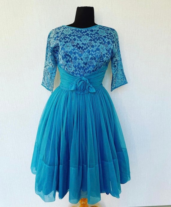 Vintage 1950/60s Gorgeous Bright Blue Lace Layere… - image 7