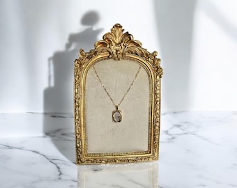 18k Gold Plated White Mother of Pearl Necklace - Elegant Shell Pendant Jewelry
