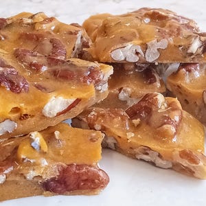 Award Winning Southern Pecan Praline Brittle!!! 1 Pound! Buttery, Crunchy, & Delicious