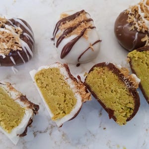 Dubai Chocolate Pistachio Truffles!!! Crunchy Knafeh & Pistachio Buttercream! 1 Dozen Gift Box!!