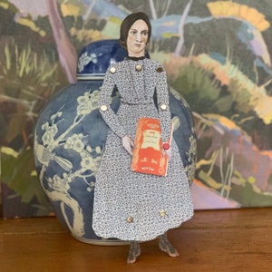 Muñeca de papel de Charlotte Brontë, Muñeca de papel de las Hermanas Brontë, Jane Eyre, Scrapbooking literario, Arte feminista, Collage literario, Regalo de las Brontë