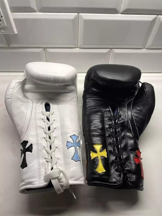 CHROME HEARTS ボクシンググローブ 14oz ホワイト Custom Chrome Heart Style 14 Oz Boxing Gloves | Black & White Real