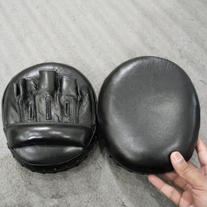 Cowhide leather professional focus pads, Boxing mitts, Sparring mitts, Training Boxing Focus Pad, Skill gain focus mitts, Gift for boxers.