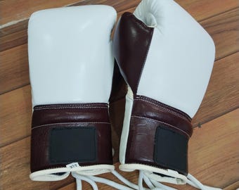 Handgefertigte weiße und braune Krokodilleder Boxhandschuhe-Luxus 8oz Training, Sparring, Fitness Handschuhe mit Schnürsenkeln. MMA, Kickboxen Ausrüstung