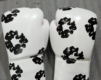 かわいいハローキティのボクシンググローブ - アニメやサンリオ好きへ