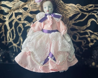 ¡Embrujada! Muñeca con espíritu paranormal positivo - BELLATRIX