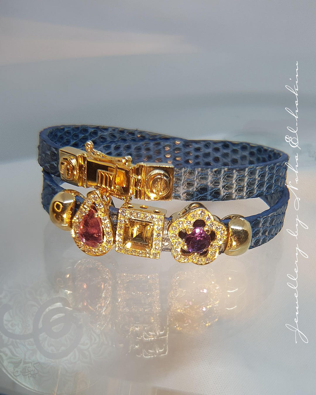 ブルーストラップチャームブレスレット - Etsy 日本