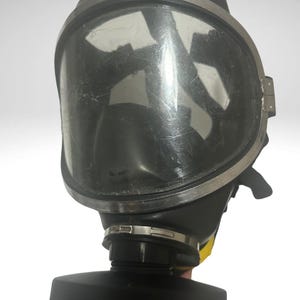 EN136  Military Gas Mask  - with filter- used condition