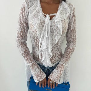 Weißer Bodysuit mit Rundhalsausschnitt und Mesh-Details, Party-Outfit für Frauen, ärmelloser Einteiler, lässiger durchsichtiger Trikotanzug, taillierter Bodysuit