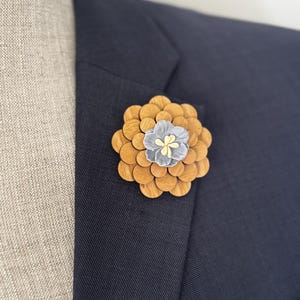 Flower Wooden lapel pin, Wooden brooch pin, Wedding groomsmen pin, Groom lapel pin, Suit  Accessories, Gift for him or her