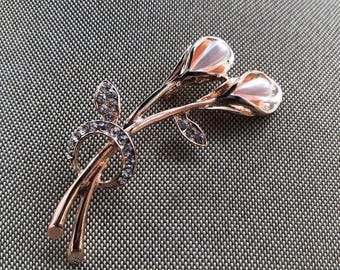 Elegant Brooch Pin: Women's Dress Suit Lapel Accessory