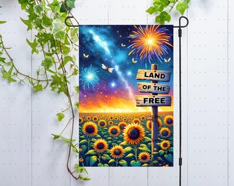 Bandeira de jardim patriótica dos EUA PNG, design de sublimação, decoração de bandeira de quintal, fogos de artifício de girassol vintage, bandeira de boas-vindas do país orgulhoso americano, digital