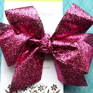 D9 - Glitter Girl In Hot Pink Classic Diva Bow