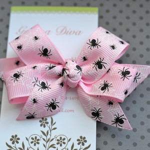 F4 - Pink Silly Spider Webs Mini Diva Bow