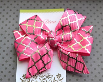 Pink with Silver Quatrefoil Classic Diva Bow