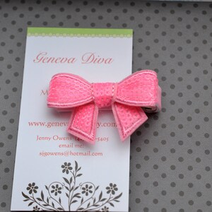 N16 - Shocking Pink Sequin Bow