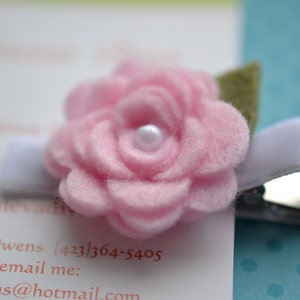 MINI Felt Rosette Hairclip in Light Pink image 2