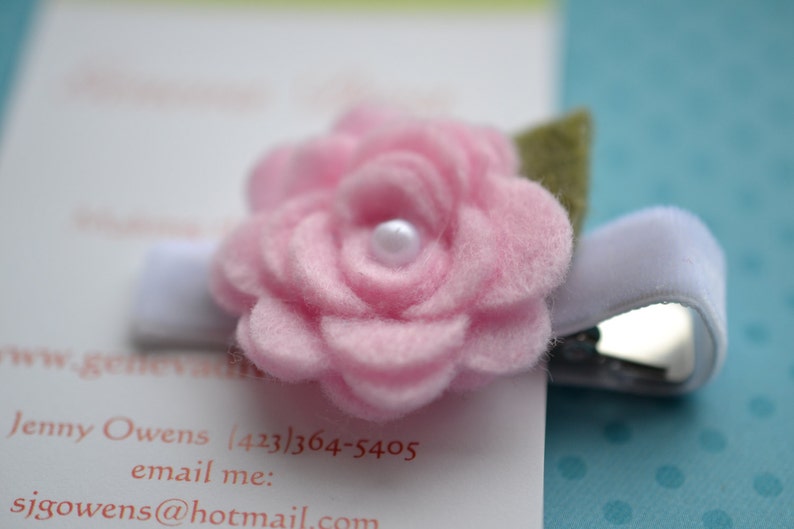 MINI Felt Rosette Hairclip in Light Pink image 2