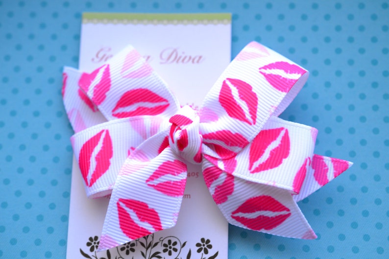 Sweet Kisses Classic Diva Bow image 1