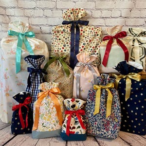 Wiederverwendbare Geschenktaschen: Stoffgeschenktaschen, umweltfreundliche Taschen, Geschenkverpackung, Kordelzuggeschenktasche, Geburtstag, Muttertag, Jubiläum, verschiedene Größen