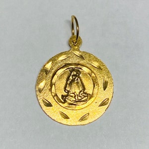 10 Karat Yellow Gold Our Lady of Charity &quot;Caridad del Cobre&quot; 13mm Medal