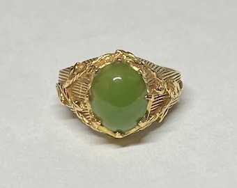 Vintage 1960's 18 Karat Yellow Gold and Genuine 10 x 8mm Oval Cabochon Nephrite Jade Ladies Floral Design Ring